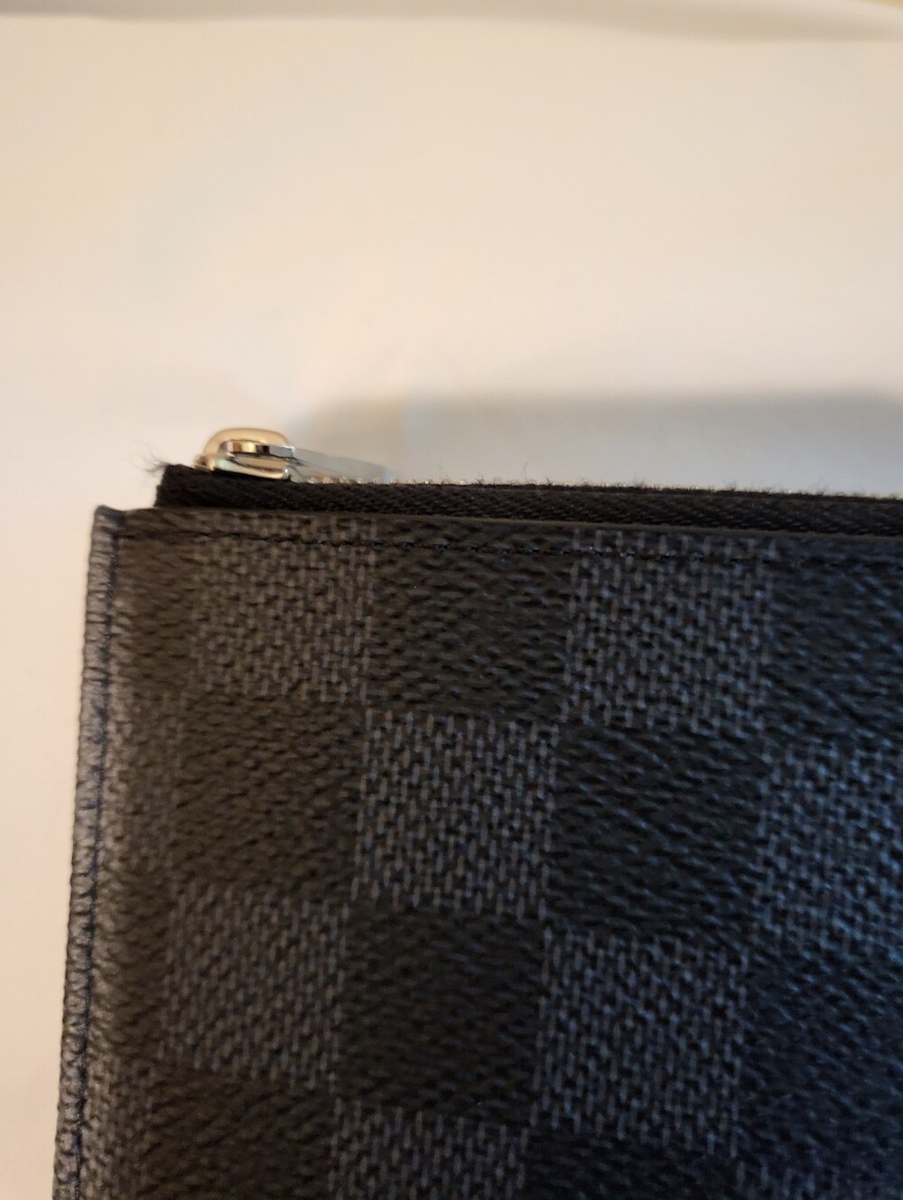 Louis Vuitton Damier Graphite Small Zip Wallet in Black and Gray - Picture 11 of 11